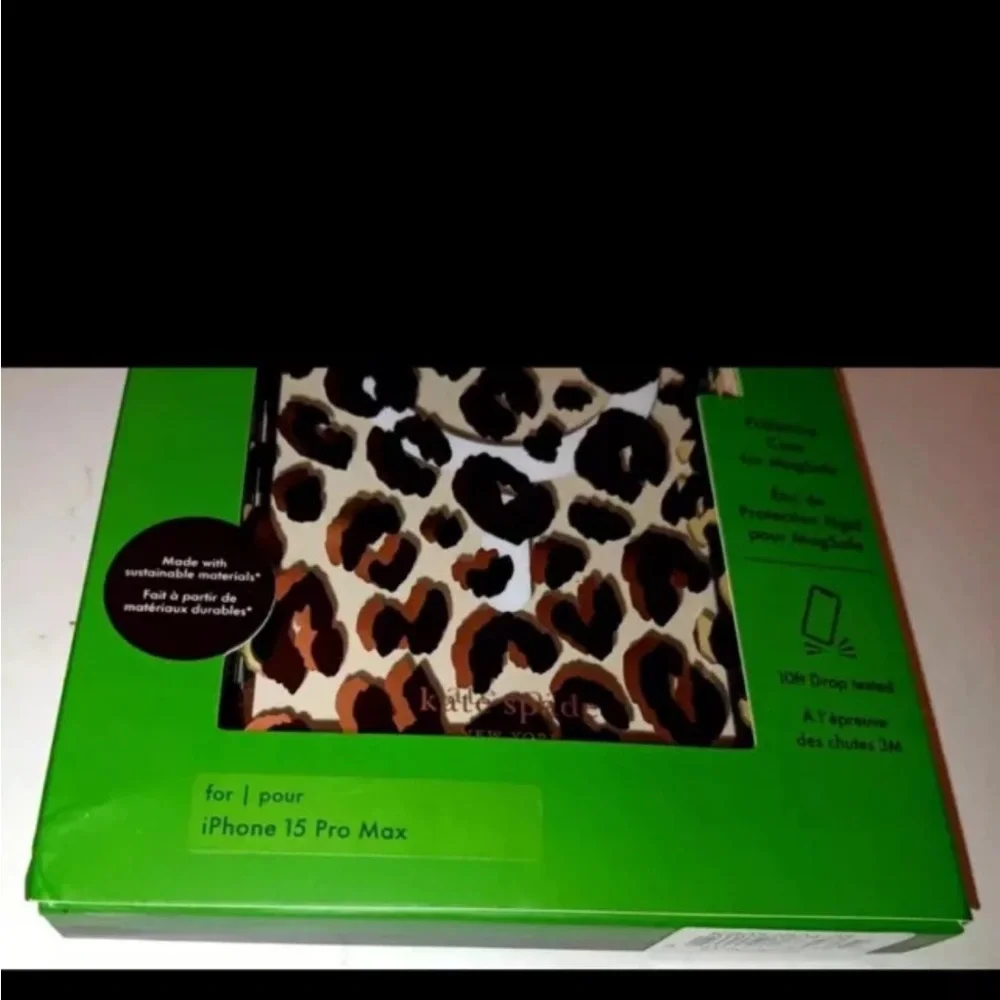 Apple iPhone 15 Pro Max Protective Case with MagSafe - City Leopard